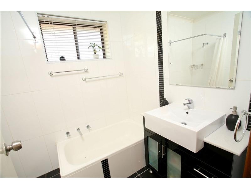 16/27 Norton Summit Road, Woodforde SA 5072