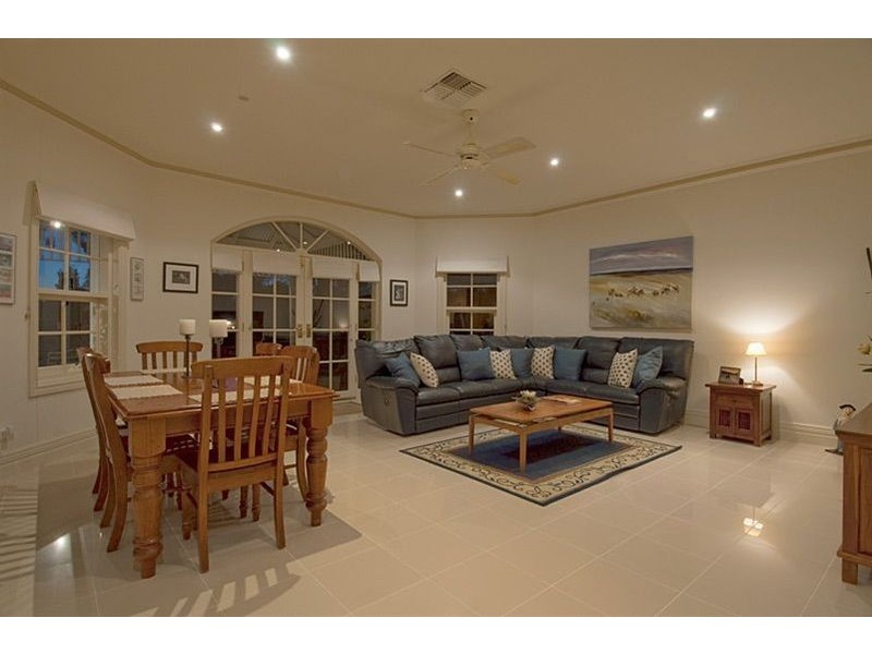 7 Coolibah Avenue, Kensington Gardens SA 5068