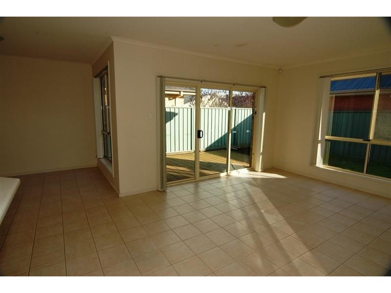 7 Maple Circuit, Mawson Lakes SA 5095