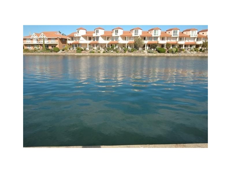 17A Sir John Marks Drive, (Delfin Island), West Lakes SA 5021