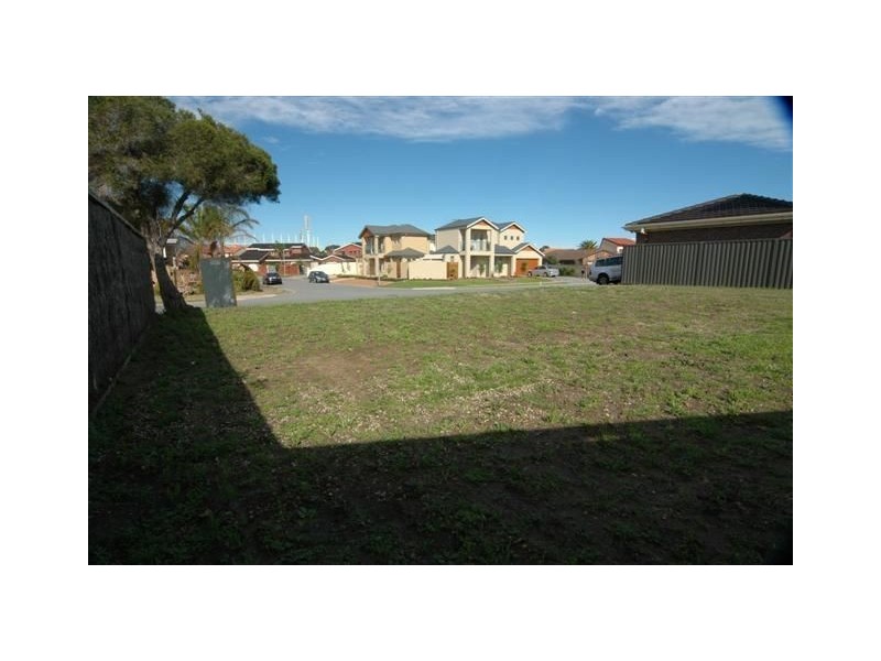 17A Sir John Marks Drive, (Delfin Island), West Lakes SA 5021