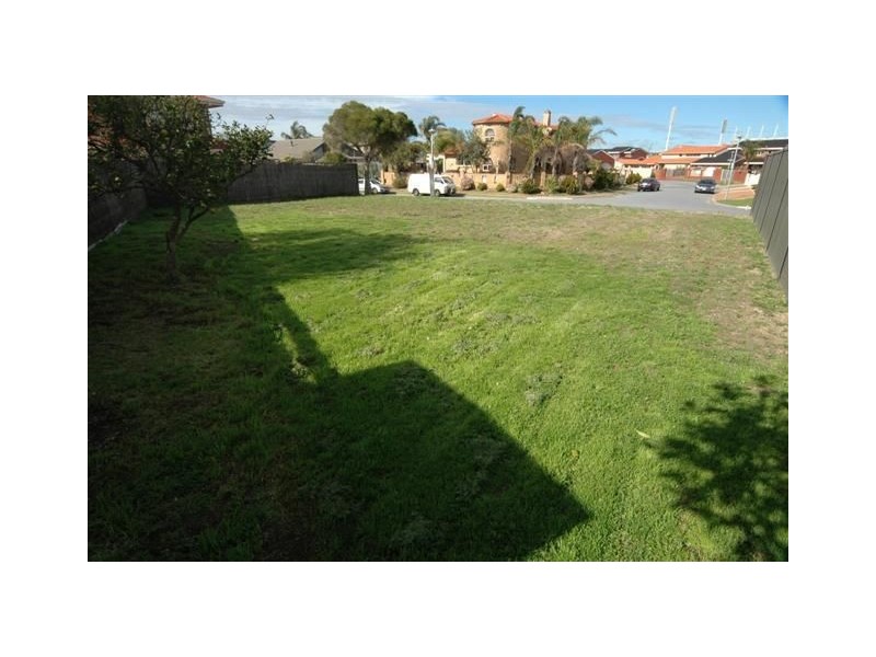 17A Sir John Marks Drive, (Delfin Island), West Lakes SA 5021