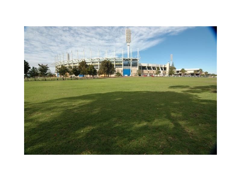 17A Sir John Marks Drive, (Delfin Island), West Lakes SA 5021