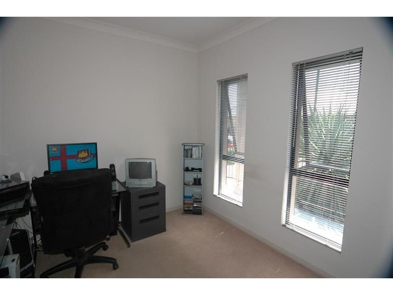 14 Maple Circuit, Mawson Lakes SA 5095