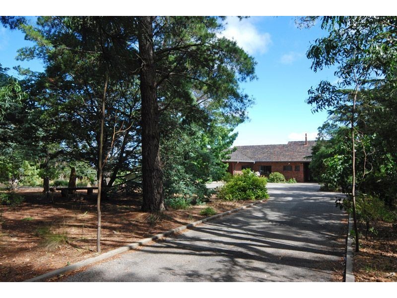 11 Hilltop Drive, Upper Sturt SA 5156