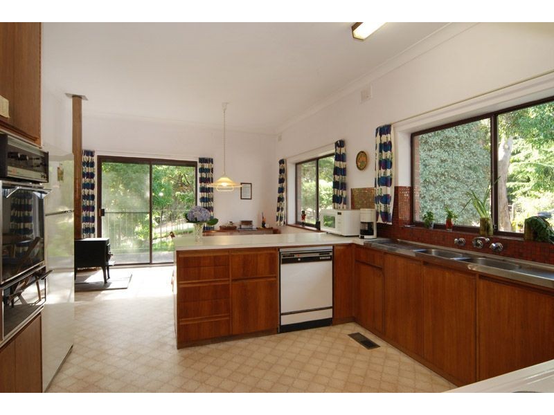 11 Hilltop Drive, Upper Sturt SA 5156