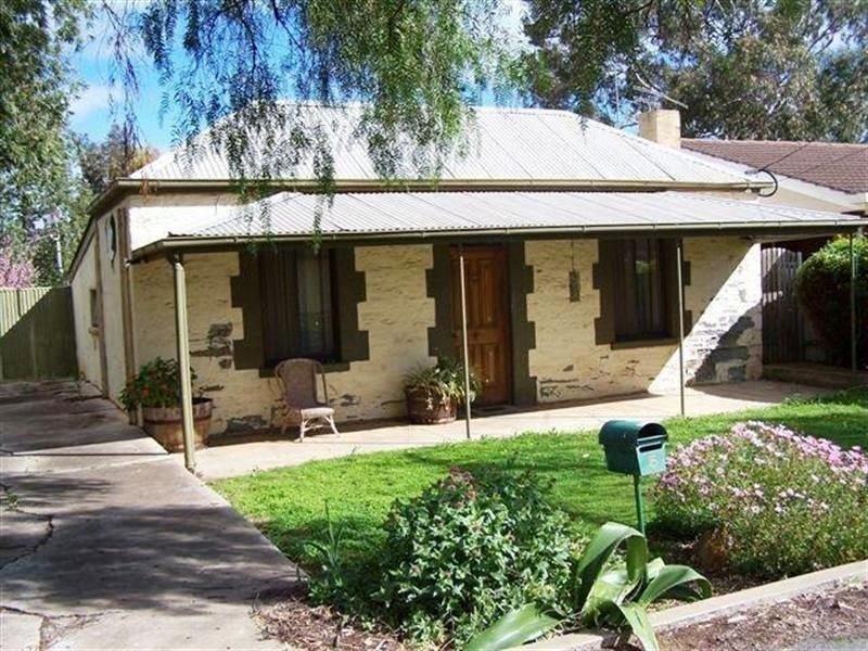 5 Strickland St, Riverton SA 5412