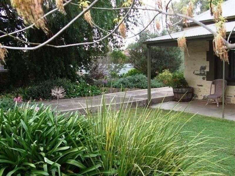 5 Strickland St, Riverton SA 5412