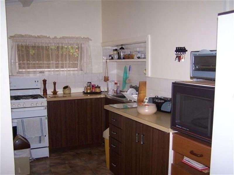 5 Strickland St, Riverton SA 5412