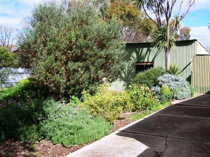 5 Strickland St, Riverton SA 5412