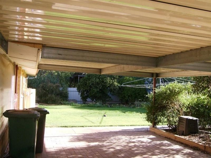 1 Cooper Street, Riverton SA 5412