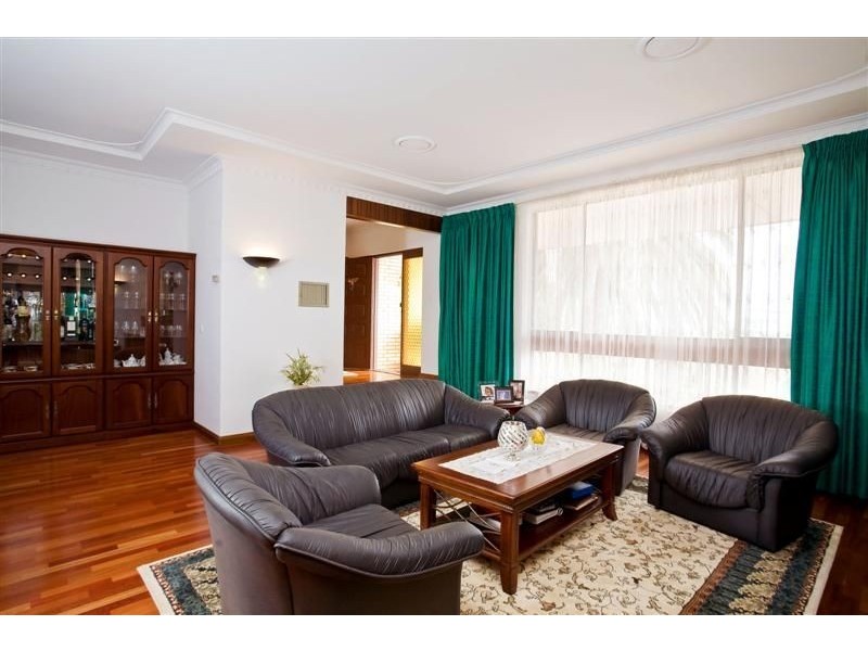 9 Yalpara Avenue, Rostrevor SA 5073