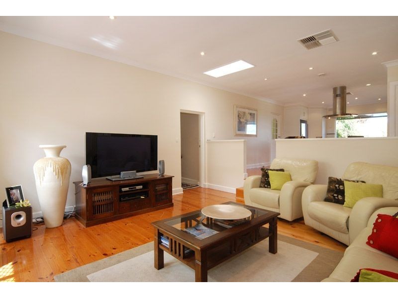 7 Redounau Crescent, Wattle Park SA 5066