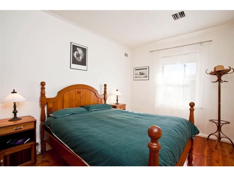 30 Amber Avenue, Clearview SA 5085