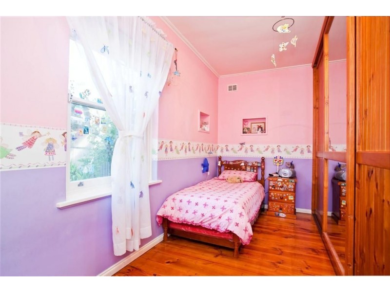 30 Amber Avenue, Clearview SA 5085