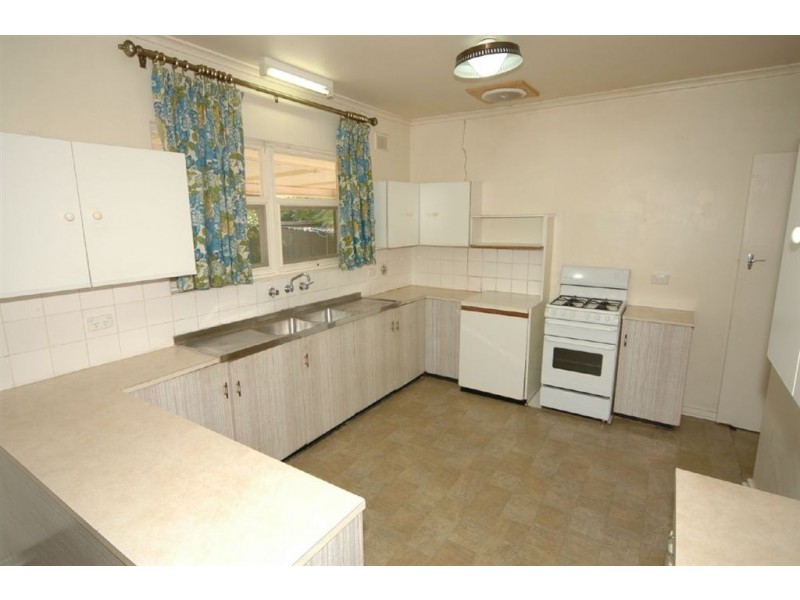 5 Feres Court, (corner Mahar St), Kensington Gardens SA 5068