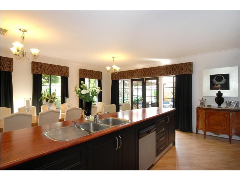 16 Almond Grove, Magill SA 5072