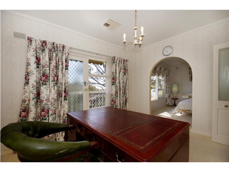 14 Crompton Drive, Wattle Park SA 5066