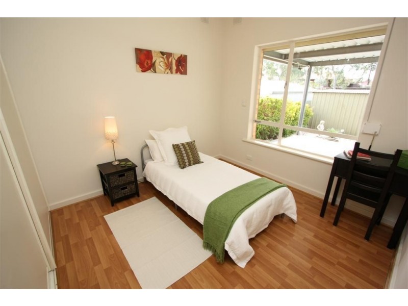 5 Amadio Crs, Campbelltown SA 5074