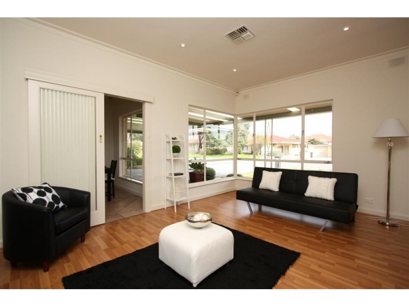 5 Amadio Crs, Campbelltown SA 5074
