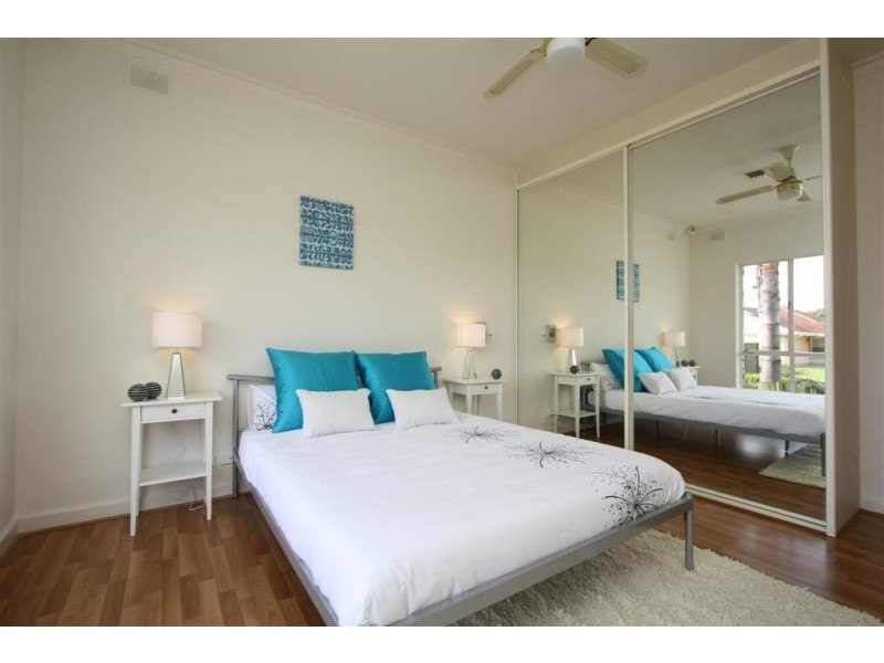 5 Amadio Crs, Campbelltown SA 5074