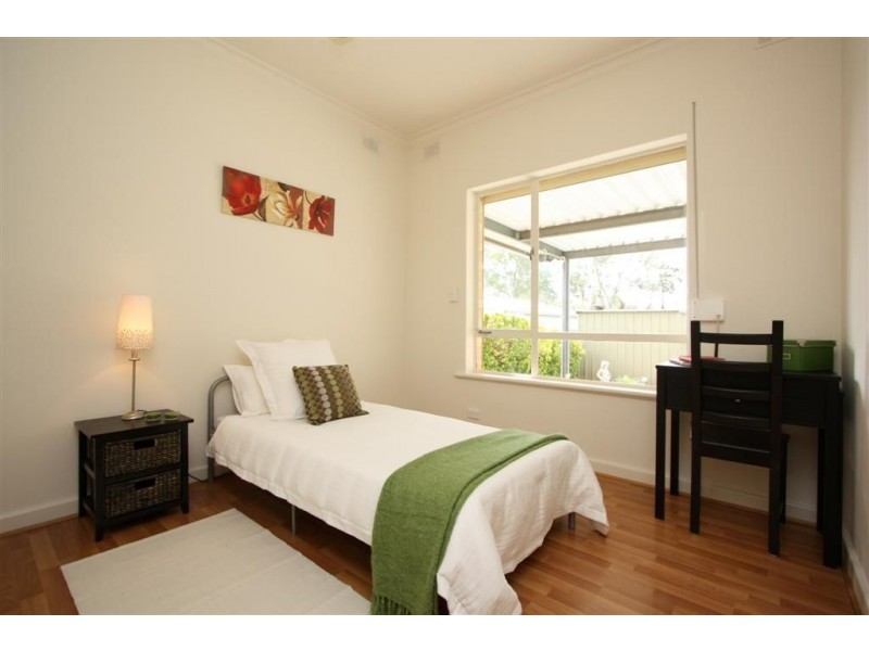 5 Amadio Crs, Campbelltown SA 5074