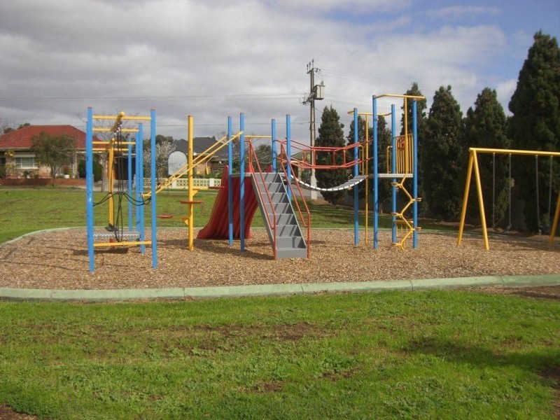 7 Drysdale Cres, Campbelltown SA 5074