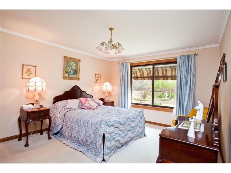 2/7 Sunglo Ct, Teringie SA 5072