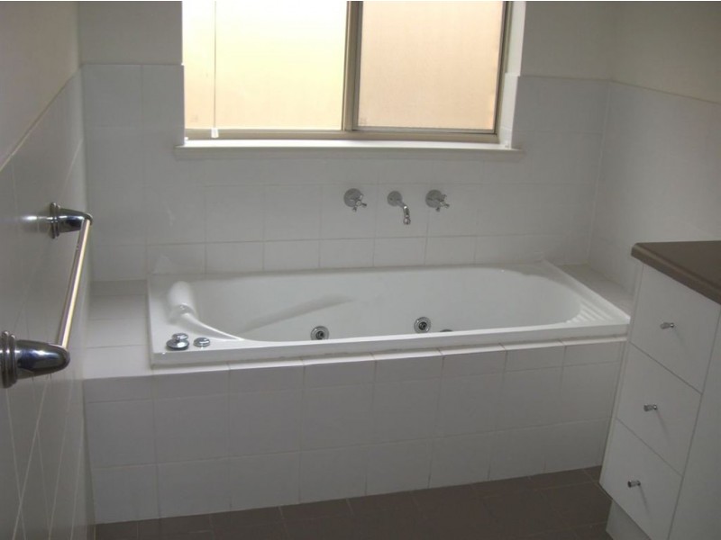 15a Renown Ave, Tranmere SA 5073