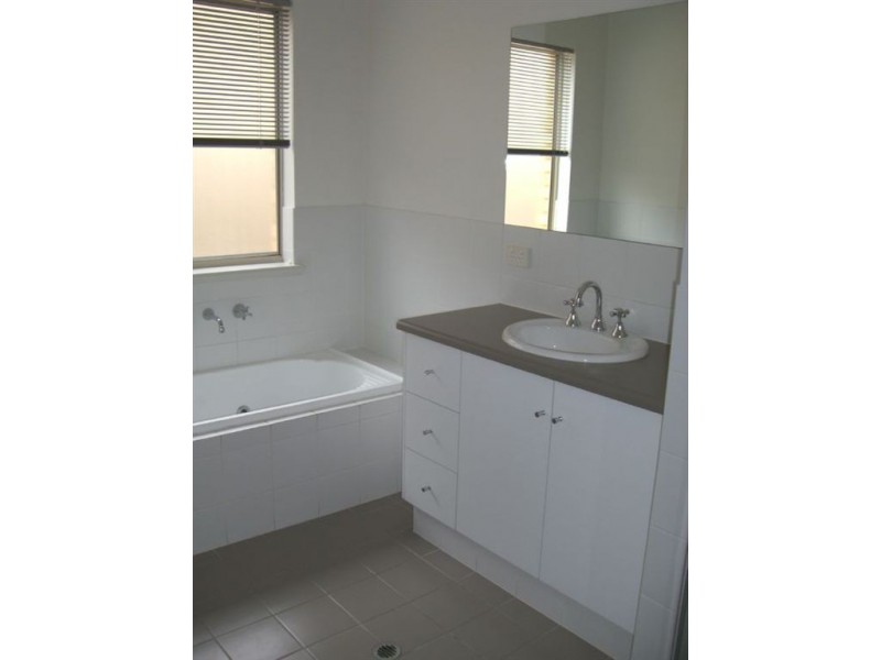 15a Renown Ave, Tranmere SA 5073