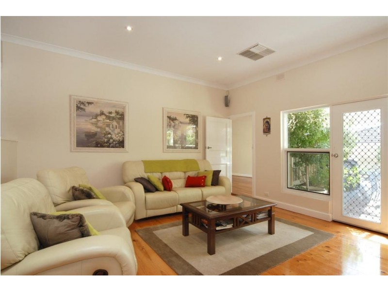 7 Redounau Crescent, Wattle Park SA 5066