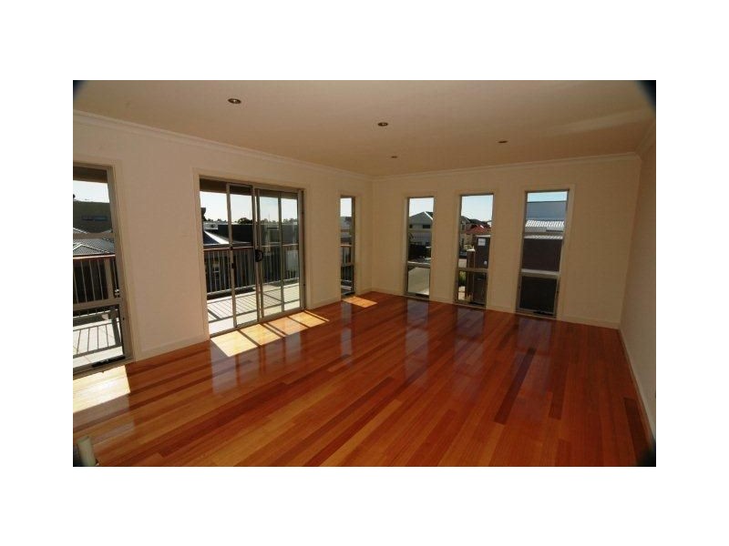 30 Victoria Parade, Mawson Lakes SA 5095