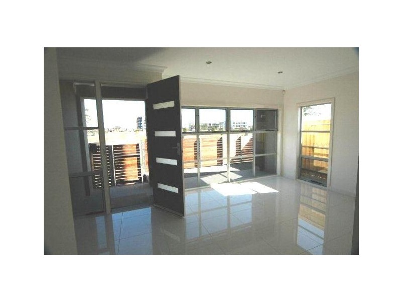 30 Victoria Parade, Mawson Lakes SA 5095