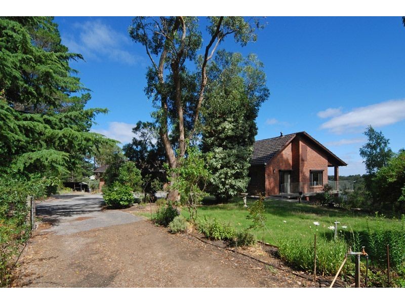 11 Hilltop Drive, Upper Sturt SA 5156