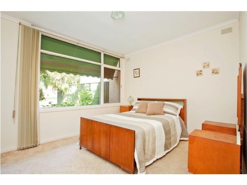 2 Oxford Crescent, Modbury SA 5092