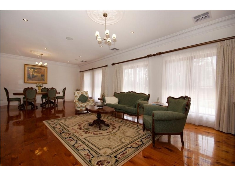 2 Rosedale Avenue, Wattle Park SA 5066