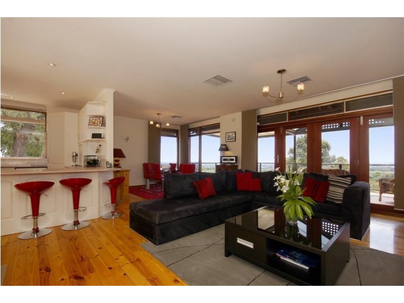 31 Woodhouse Crescent, Wattle Park SA 5066