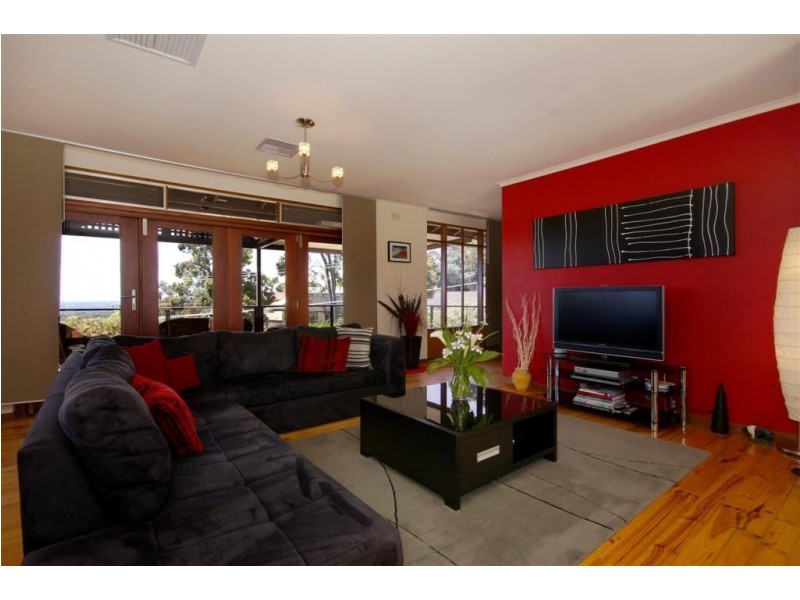31 Woodhouse Crescent, Wattle Park SA 5066