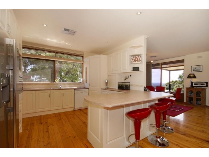 31 Woodhouse Crescent, Wattle Park SA 5066