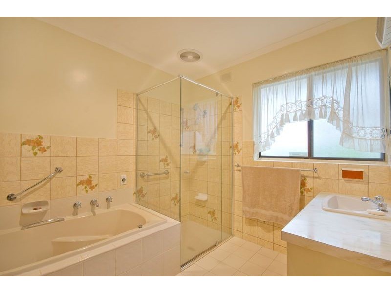 2/3 Frank St, St Morris SA 5068