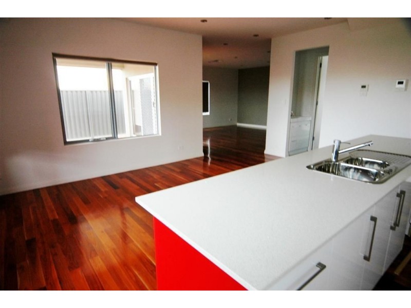 46 Mowbray Ave, Mawson Lakes SA 5095