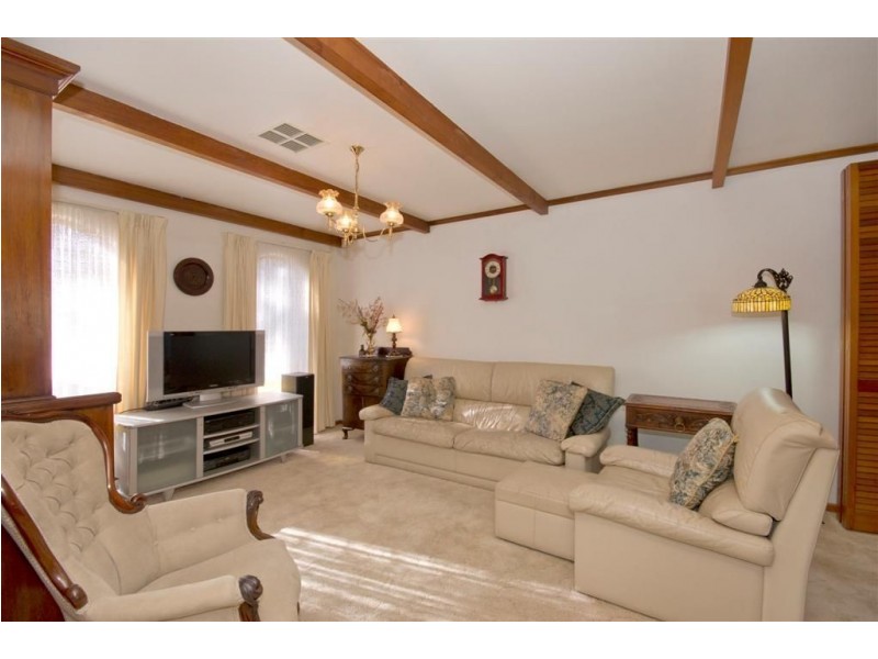 18 Glenloth Drive, Happy Valley SA 5159