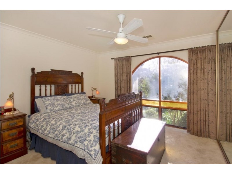 18 Glenloth Drive, Happy Valley SA 5159