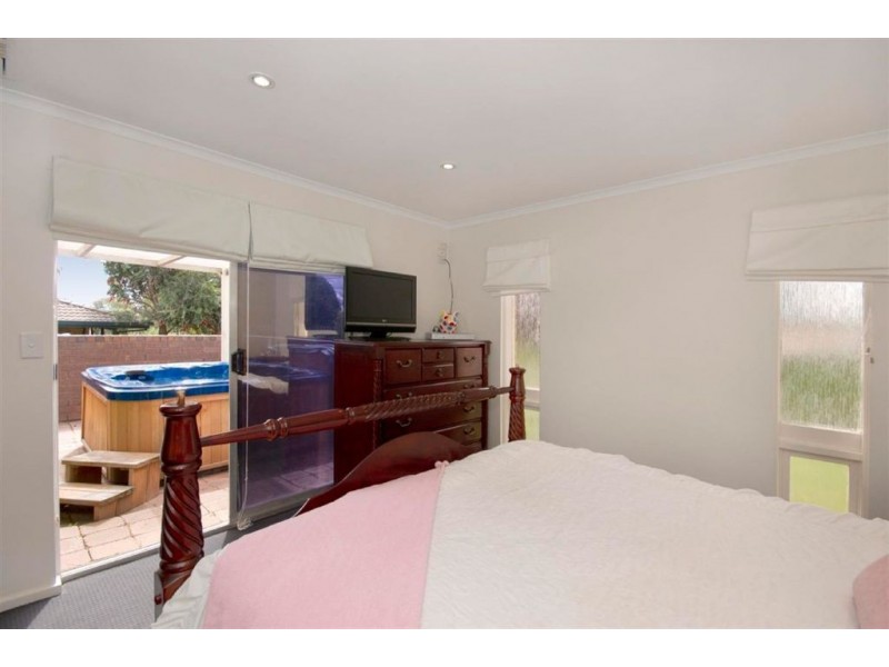 14 Anona Way, Fairview Park SA 5126