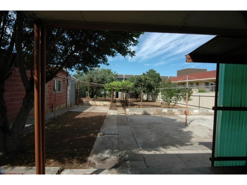 10 Lennox Street, Campbelltown SA 5074