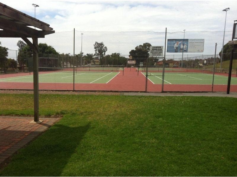8 Stafford Street, Clearview SA 5085