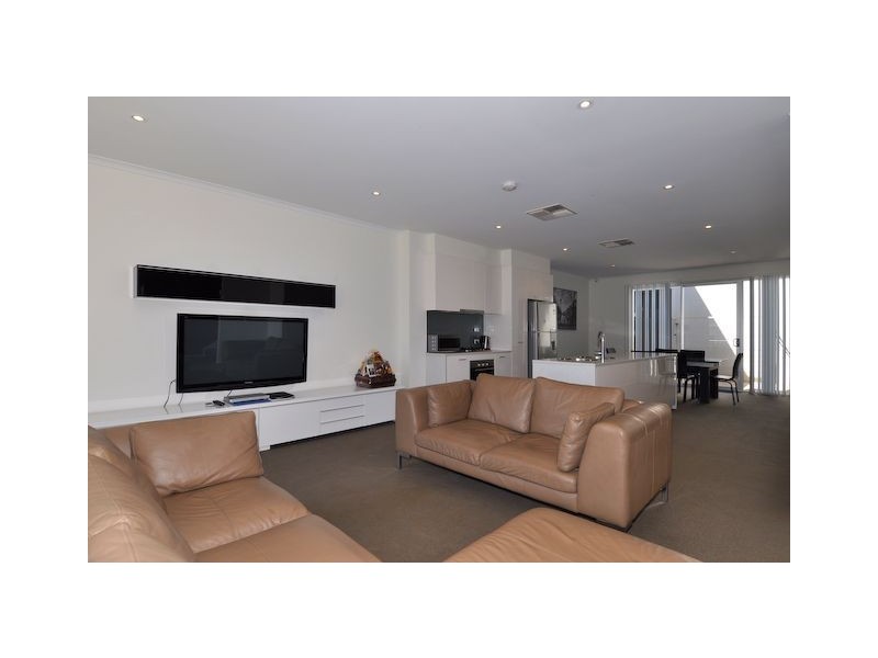 4 Kudlyo Close, New Port SA 5015