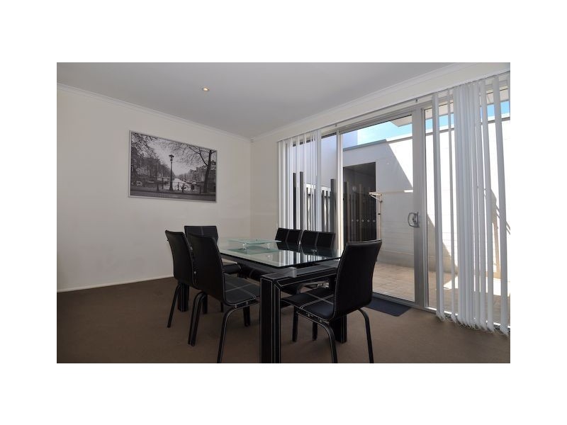 4 Kudlyo Close, New Port SA 5015