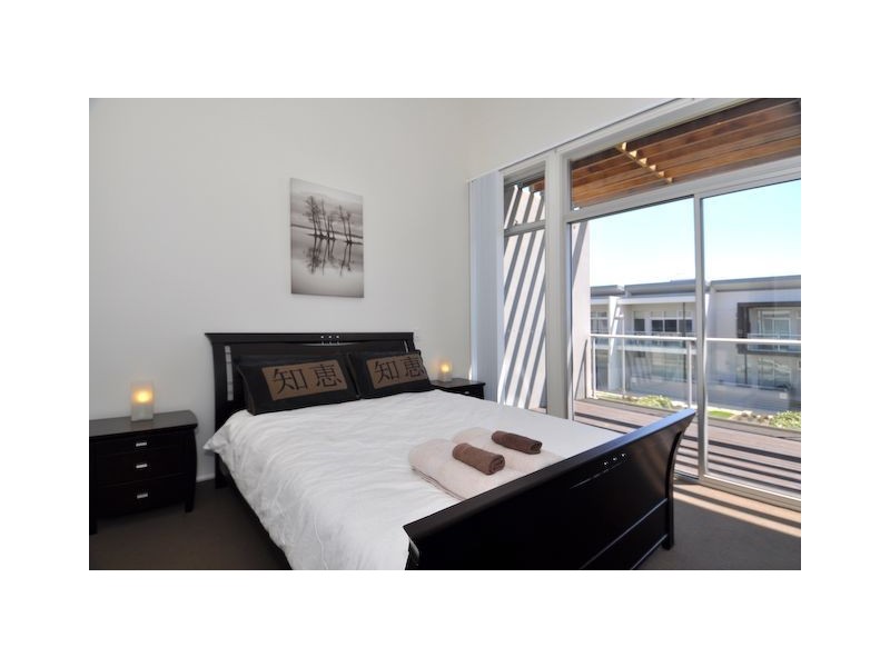 4 Kudlyo Close, New Port SA 5015