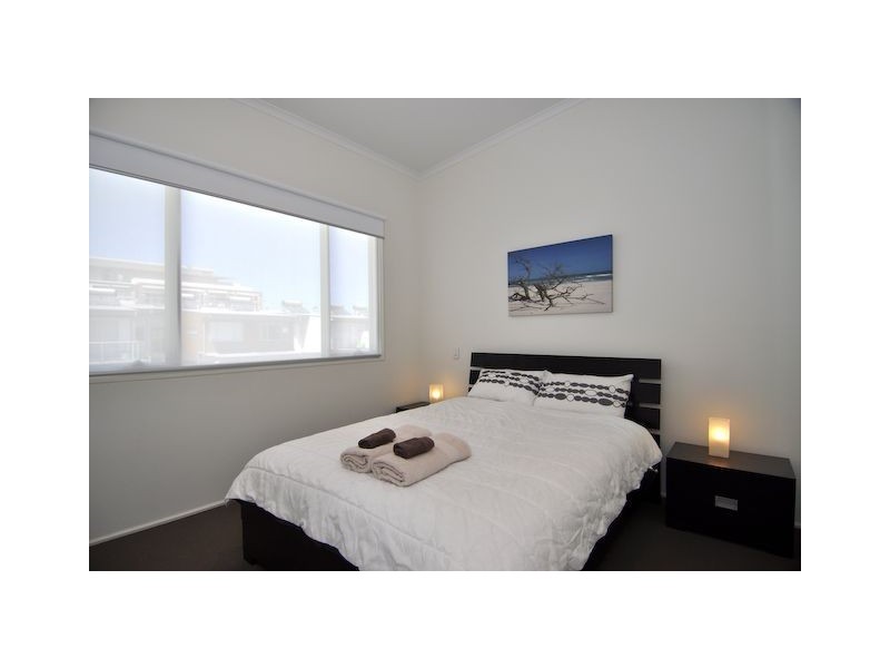 4 Kudlyo Close, New Port SA 5015